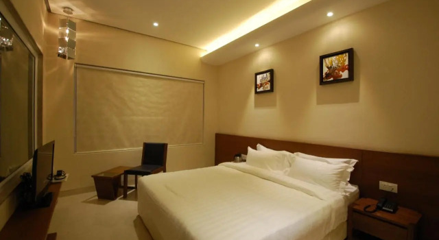 Click Hotel Sapphire Star Indore