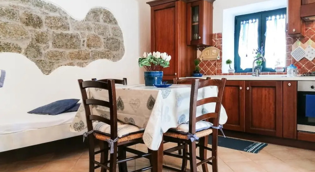 Casa Emilia, Забронировать Отель Отели Санта-Тереза-Галлура 3 звезды, 3*