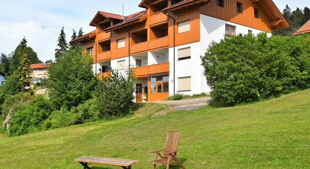 Holiday home with panoramic view and every convenience - spa, Varaa Lomakeskus Hotellit Baijeri pysäköinnillä, Pysäköinti