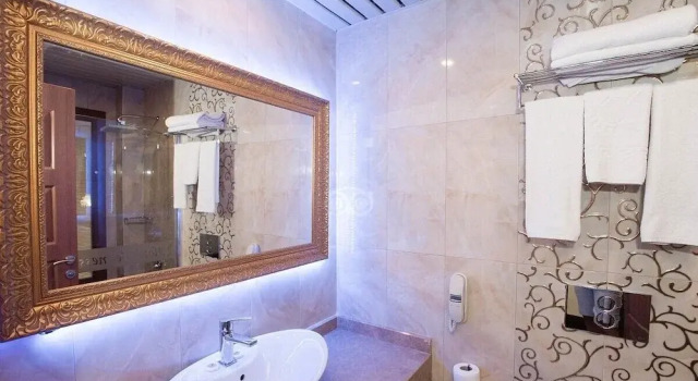Кровать в общем номере Telmessos Neva Hotel - Halal-Non Alcoholic  Hotel
