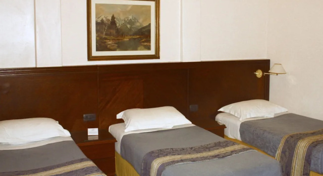 Трёхместный номер Standard с балконом The Mayflower Hotel
