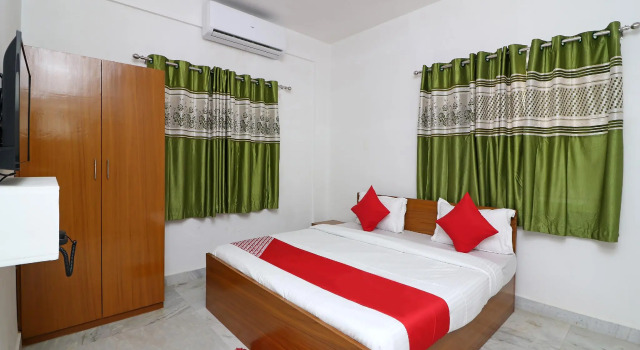 OYO 30269 Amar Raj Inn, Prenota Hotel New Town West Bengal