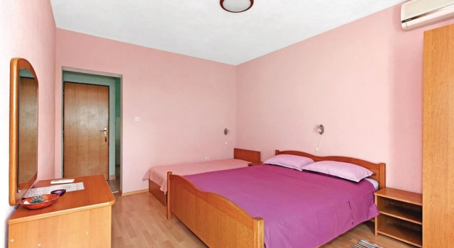Amazing Apartment in Primosten With 1 Bedrooms and Wifi, Забронировать Апартаменты/квартира Примоштен Шибеник