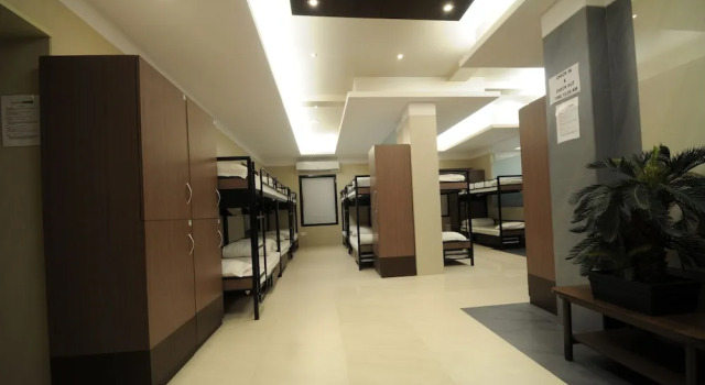 Кровать в общем номере Jayaleela dormitory