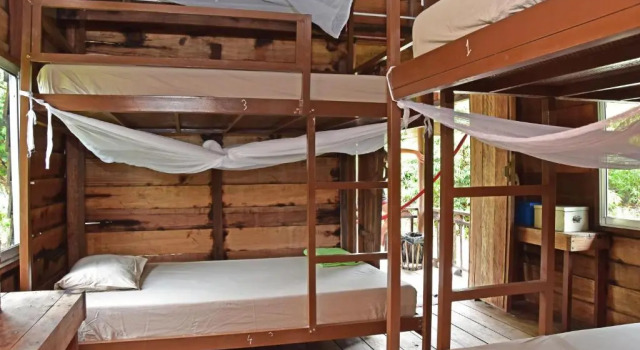 Кровать в общем номере (женский номер) Mad Monkey Koh Rong Samloem