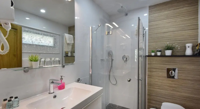 Люкс Deluxe Цокольный этаж c 1 комнатой Out of Africa Resort