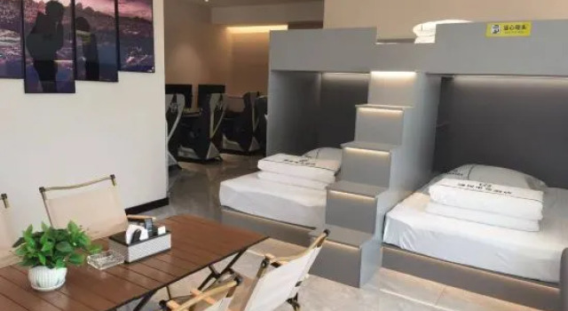 Кровать в общем номере Jishou Xiyue E-Sports Hotel