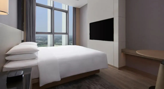 Двухместный номер Standard с видом на город Courtyard by Marriott Hangzhou Xihu
