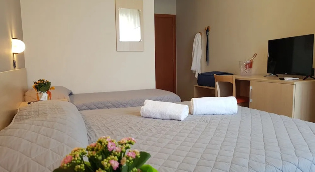 Трёхместный номер Standard с видом на море Hotel Excelsior