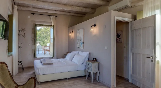 Traditional Stone Built Villa With Private Pool Near Tavern & the Beach
