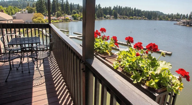 Люкс Superior Lakeshore Inn