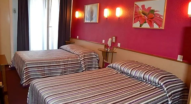 Трёхместный семейный номер Standard Hôtel dAngleterre, Salon-de-Provence
