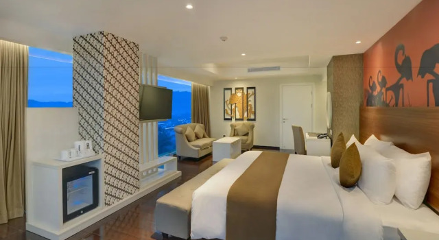 Люкс Executive Platinum Adisucipto Hotel & Conference Center