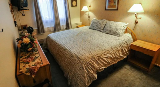 Woods Resort and Spa Village 9