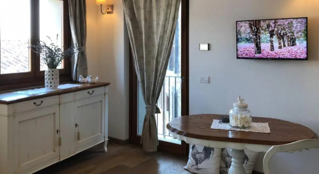 La Poulerie - Suite Dependance, Varaa Hotelli Montemezzo Lombardia