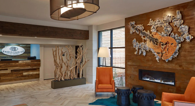 Fredericksburg Inn & Suites