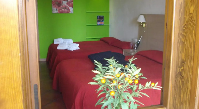 Четырёхместный номер Standard с видом на сад Villa Carlo Resort