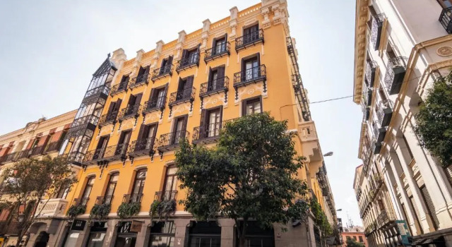 Plaza Mayor Suites & Apartments