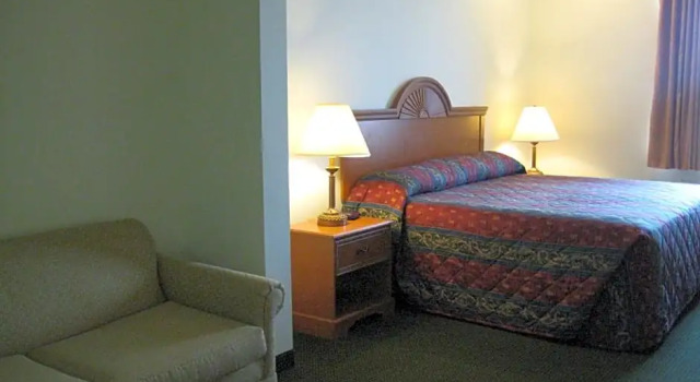 Двухместный люкс Horizon Inn & Suites