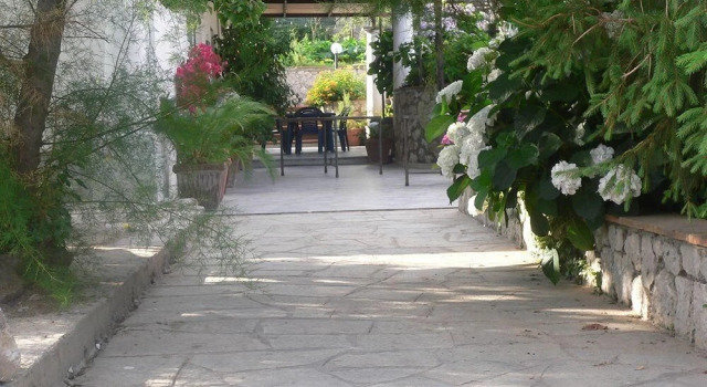 Villa Timberino, Book Villa Cottages in Anacapri, Cottage