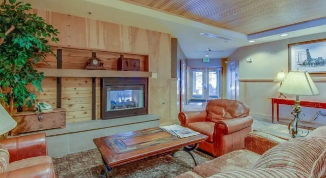 1 Bedroom Mountain Condo in the Heart of River Run Village within walking distance to ski lift