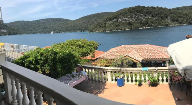 Студия Comfort с балконом и с видом на море X-Rooms Mljet