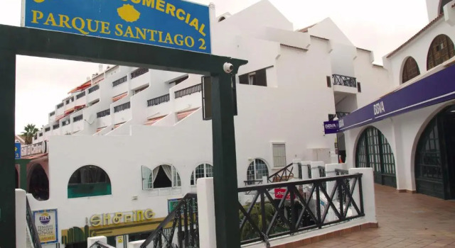 2 min Walk to Beach - Private Solarium Bungalow, Book Hotel Hotels in Tenerife with Parking, Parking