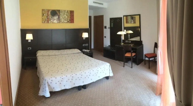 Семейный номер Standard с балконом Hotel Villa Rosa