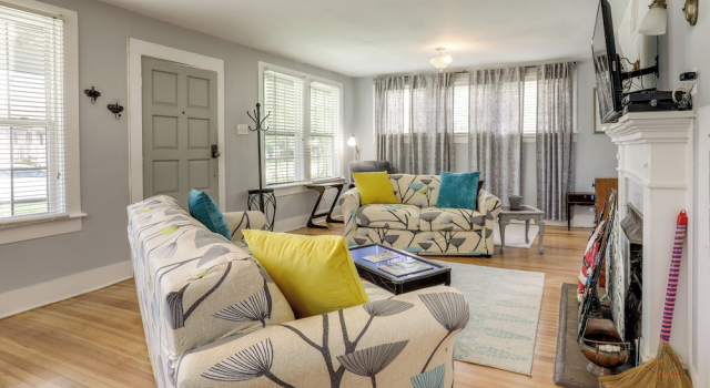 2 Mi to Lsu: Mid City Home w/ Yard & Patio!, Đặt Nhà nghỉ dưỡng Baton Rouge Louisiana, gần Ogden Park Shopping Center
