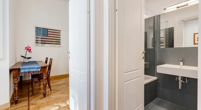 Little and loving apartment in the center of Rome, Забронировать Апартаменты/квартира Отели Рима с парковкой, рядом с Универмаг La Rinascente, Парковка