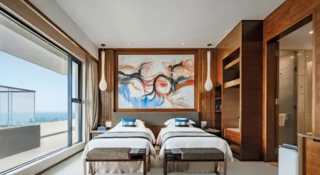 Люкс Deluxe с 2 комнатами с видом на море Regal Palace Resort Huizhou