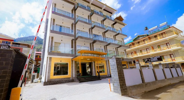The Laurent and Banon Resorts, Забронировать Отель Отели Манали с бассейном, Бассейн