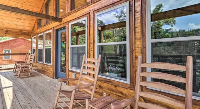 Hot Tub, Game Room, Decks: Cabin in Gatlinburg, Забронировать Отель Отели Гатлинберг 3 звезды, 3*
