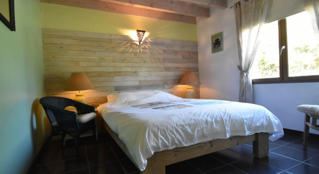 Lush villa in Vélieux with private heated swimming pool, Rezerwuj Willa Wille w Hérault, Willa