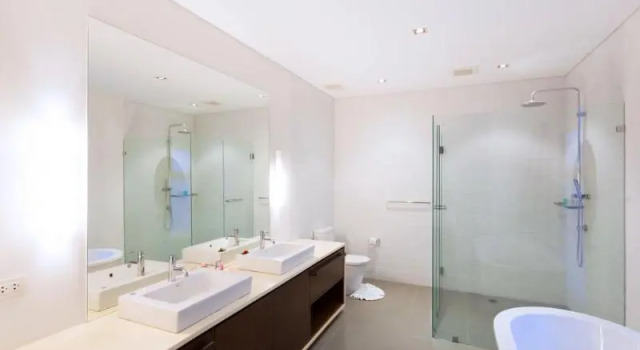 Вилла с 3 комнатами с балконом Baan Yamu Private Villa by RESAVA