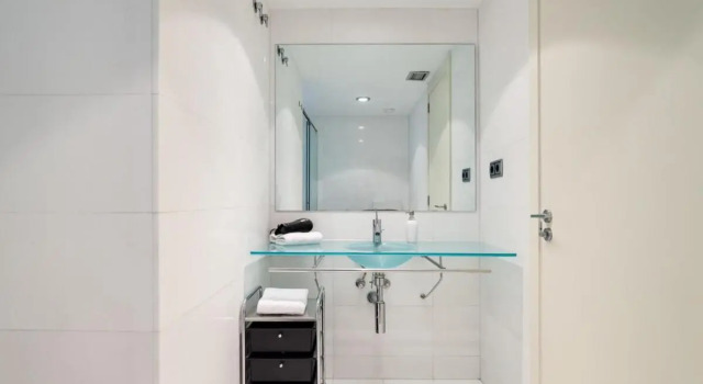 Plaça Catalunya Luxurious 2bedroom with balcony, Забронировать Отель Барселона провинция Барселона, рядом с Парковка MACBA