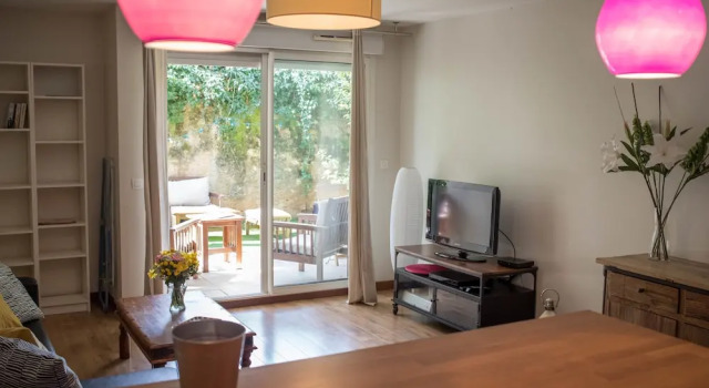 Appartement de Charme une Chambre avec Jardin, Забронировать Апартаменты/квартира Отели Монпелье с парковкой, рядом с Музей Атгер, Парковка