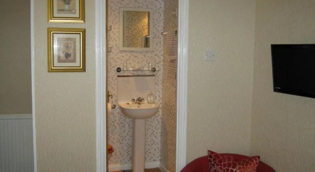 The Marlborough Guest House, Забронировать Гостевой дом Отели Грейт-Ярмут с парковкой, рядом с Аквариум Sea Life, Парковка