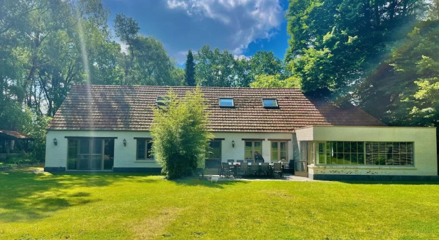 Коттедж Renovated Farm With Heated Pool