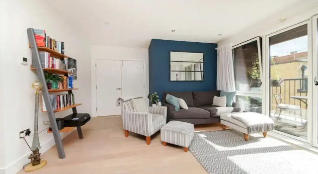 Modern 2 Bedroom Flat in East London, Забронировать Отель Бизнес-отели Англии, 4* 5*