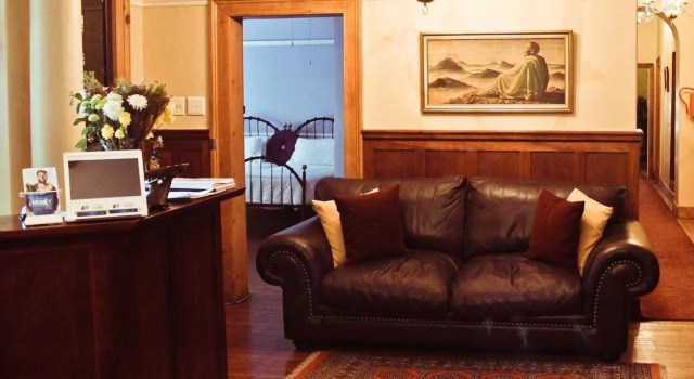 Mountain Manor Guest House & Executive Suites