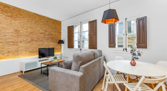 Lodging Apartments Amazing apartment by Ramblas with inner terrace, Забронировать Апартаменты/квартира Барселона провинция Барселона, рядом с Приход Св. Августина