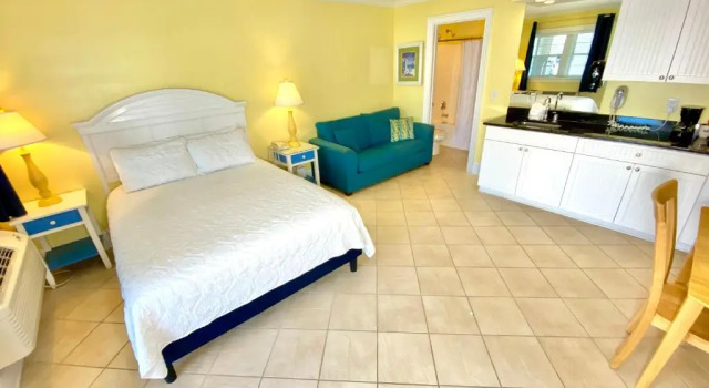 Island Inn of Atlantic Beach, Забронировать Отель Атлантик-Бич Северная Каролина