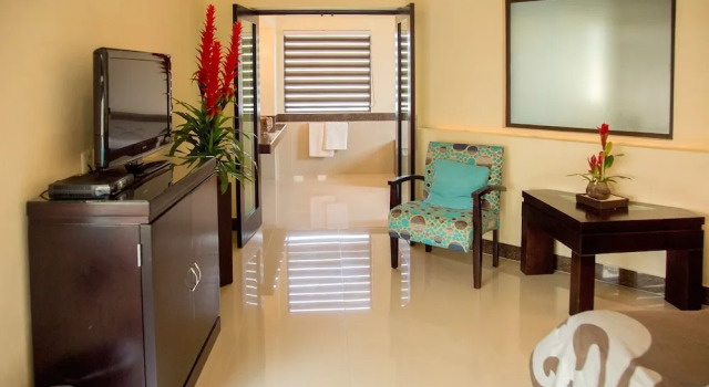 Полулюкс Hotel Centenario Los Arroyitos