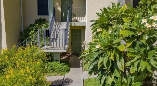 Clean Updated Condo w/ Pool 1/2 a Block to Beach 2 Bedroom Home by Redawning
