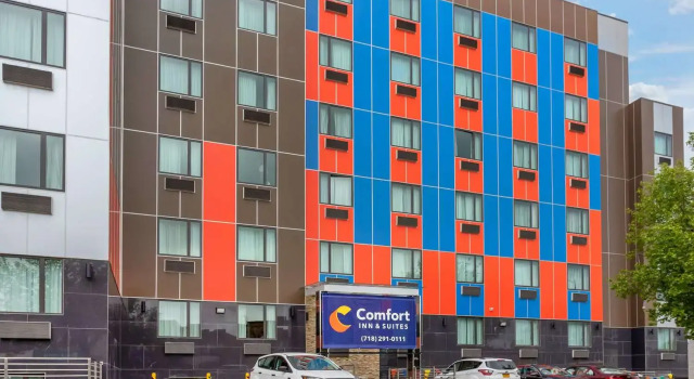 Comfort Inn & Suites near JFK Air Train