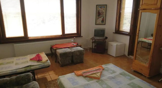 Guest House Nash Dom, Забронировать Гостевой дом Отели Каварны с бассейном, Бассейн