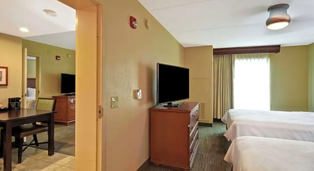 Четырёхместный номер Standard Homewood Suites by Hilton Lancaster