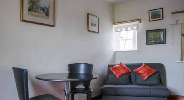 1 Manor Barn, Rezervați Hotel Hoteluri în Yorkshire Moors cu parcare, Parcare