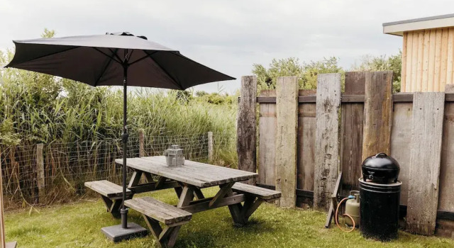 Tiny Holiday Home for 2 With Picnic Table, Rezervasyon Tatil Evi Callantsoog 